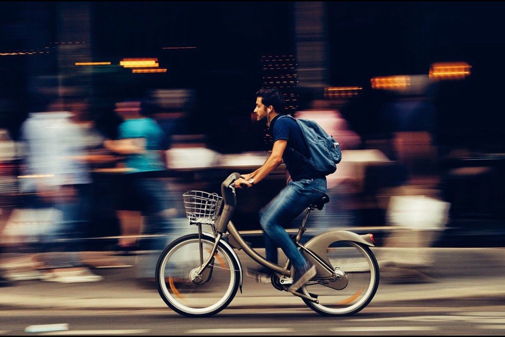 Bici ed e-bike: serve un'assicurazione?