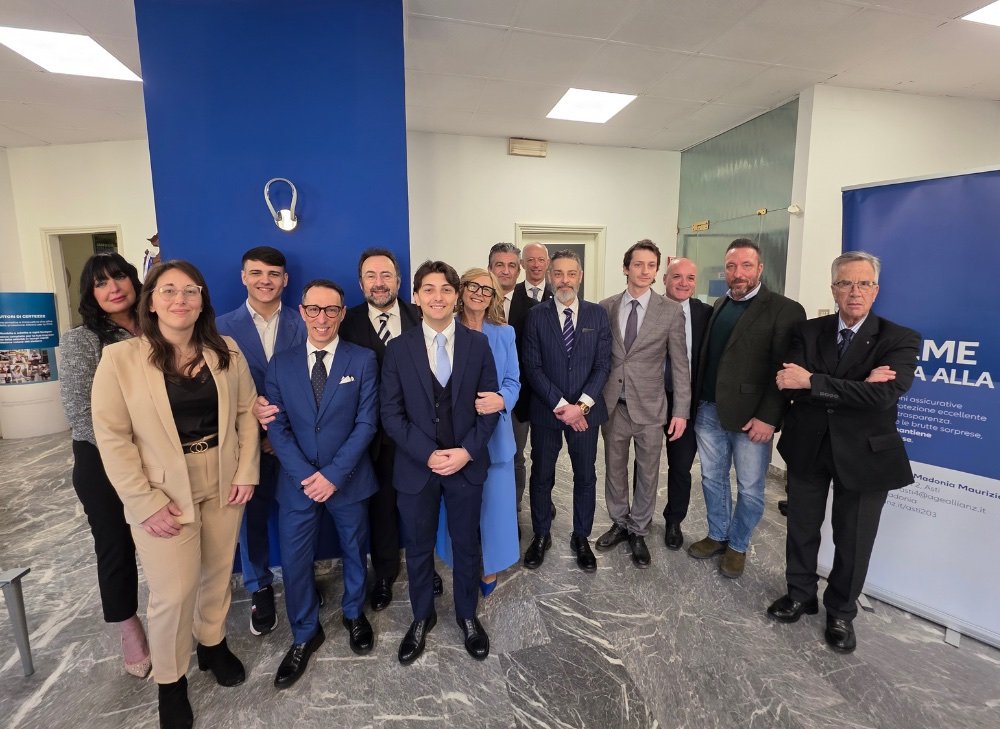Il team dell'Agenzia Madonia ad Asti